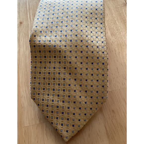 JoS Bank Men’s Tie 3.5” Designer Yellow patterned 100% Silk Necktie - Picture 2 of 4